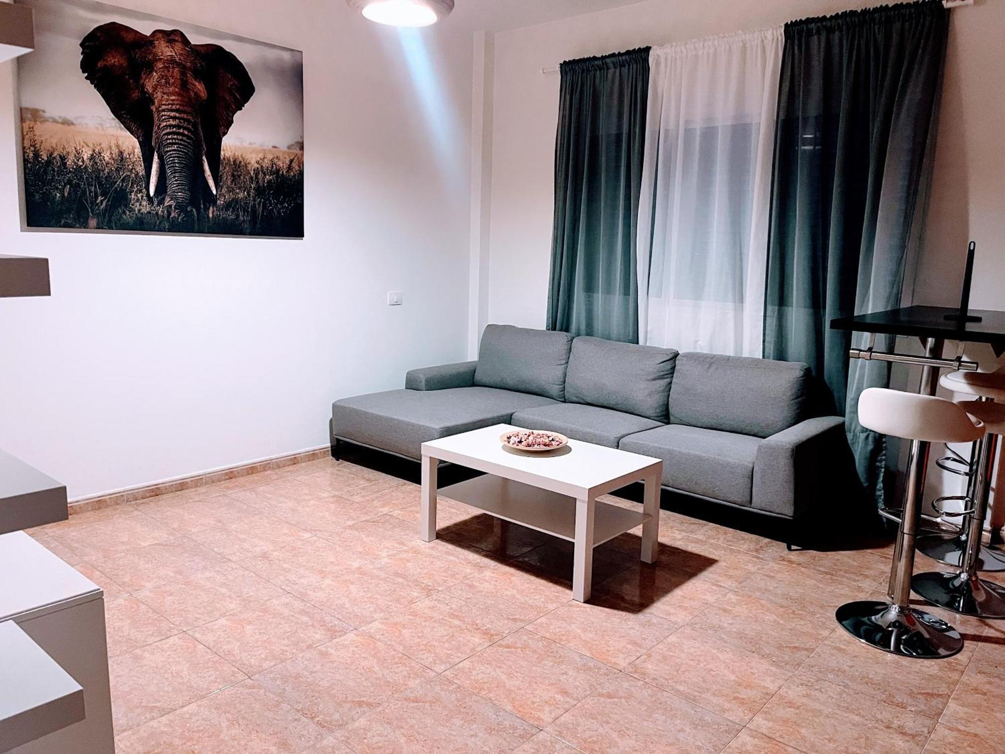 Melo Home 1 Near Airport, Elevator Vecindario  Luaran gambar